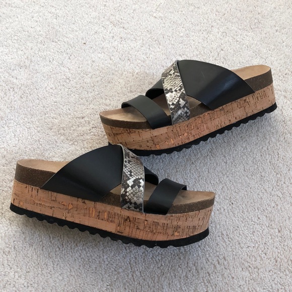 NWB Dirty Laundry Perris Sandal - Picture 2 of 8